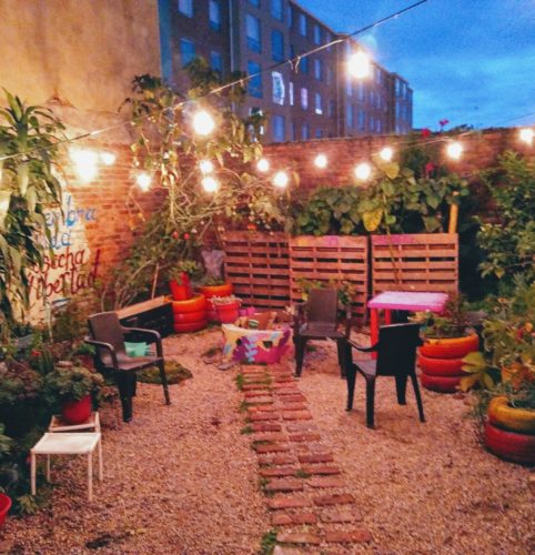 El patio es quizás el lugar favorito de los suachunos. Las luces, las plantas, huertas y árboles hacen de este jardín el lugar ideal.