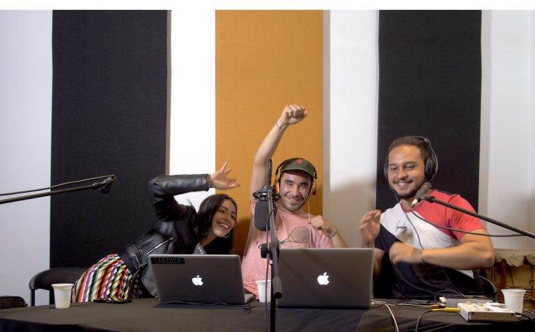 Al Aire desde La Otra Esquina Radio